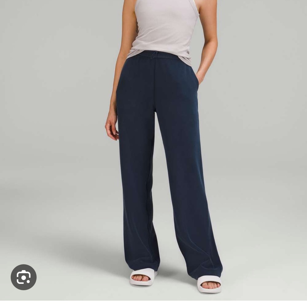 Lululemon Softstreme High Rise Pants in True Navy Size 4